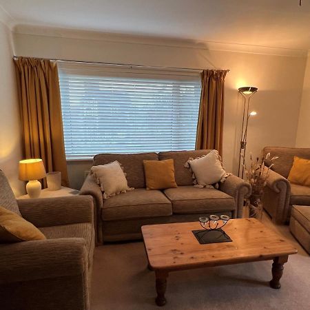 Cheerful 3 Bedroom Cottage In Central Location آمبيلسايد المظهر الخارجي الصورة
